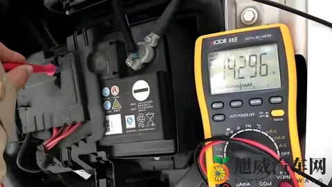 汽车原地怠速能给电瓶充电吗？答案的门道都在这！-2