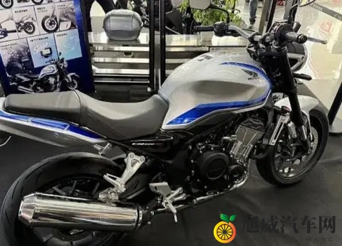 本田CB500SF到店实拍 4万级带电子离合 国产500级街车迎最强对手-2