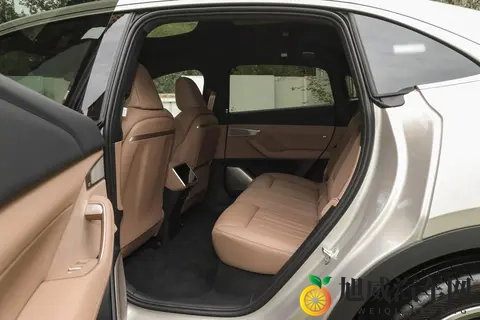 试驾乐道 L60 长续航版:25 万级家用纯电 SUV,它真的懂家庭需求-1