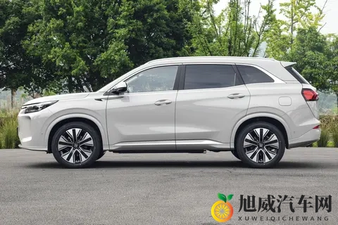 12万级插混SUV，蓝电E5 PLUS全时四驱满足驾驶乐趣-3