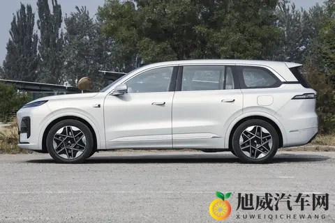 深蓝S09 VS 问界M8，这3个细节决定值不值得买，哪款适合二胎家庭？-3