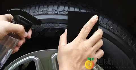 为什么说洗车的时候不要贪小便宜擦轮胎油?-2