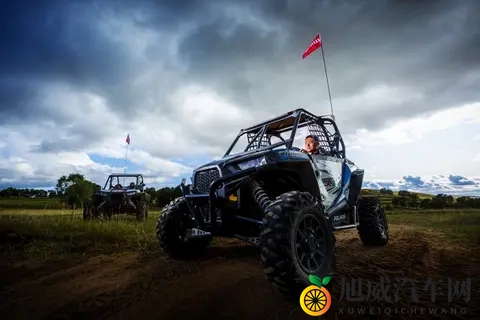 动漫 3D 妓女 巨大 吸乳：汽车内饰创新，科技巨幕体验新潮流-2