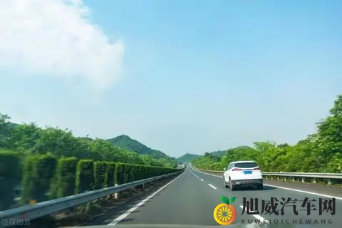 一位12年老司机的忠言：跑高速，牢记这4条铁律，关乎你的安全-1