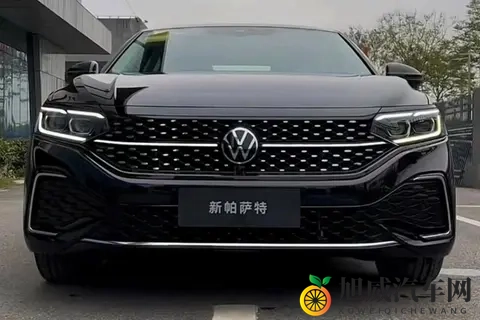 被男人群jian的好爽：汽车盛宴：群聚狂欢，激情碰撞-2