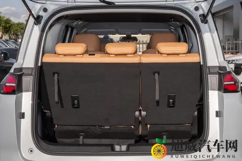 7万级家用车，二孩三孩家庭可以看这款MPV，空间大、舒适性强-1