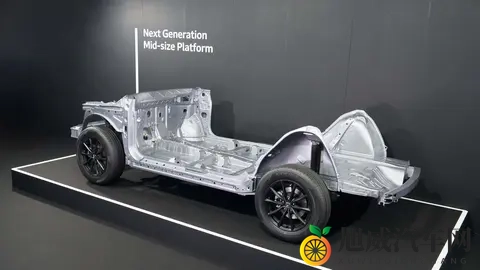 juliaannsex艳妇激情：新能源车型抢眼，独特设计引领绿色出行潮流-2