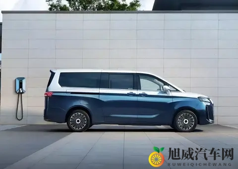 全新M8预售，中大型MPV1698万起！厂家：15万价格，30万享受-3
