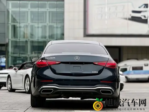 绿色准新C级，20多万圆你奔驰梦，还要啥自行车？-2