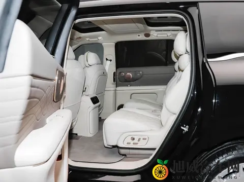 智己LS9内饰图，增程市场最强9系？-1