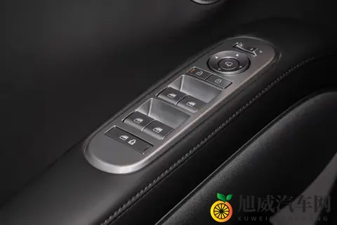 试驾帕里斯帝,适合二胎家庭,30万级大七座+25T混动系统!-3