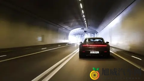 保时捷申请“隧道模式”专利 可一键切换激情_静谧模式-2