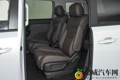 10万级MPV新标杆!星光730空间大、动力强,家用真香!-2