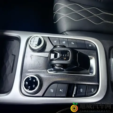 23款坦克300挑战者：圆你硬派越野梦，13万多值不值？-2