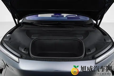 BBA之后锁定蔚来ET9？它凭什么征服挑剔的豪华车主？-2