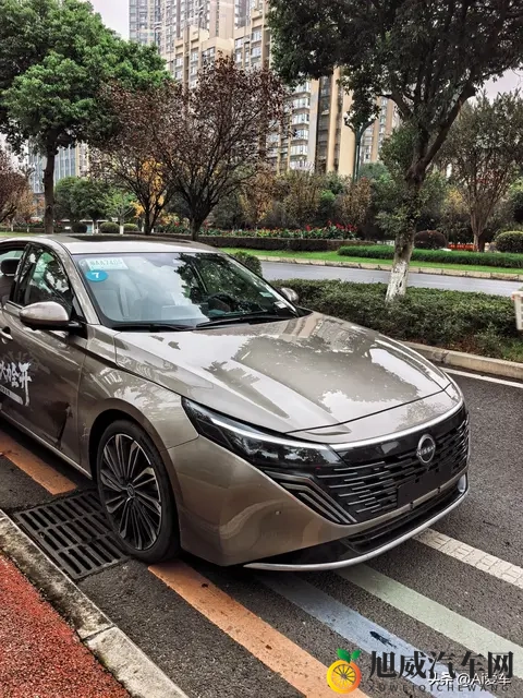 天籁换鸿蒙座舱实车曝光! 20T加持还是熟悉的大沙发-1