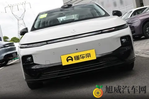 家用纯电轿车怎么选？10万预算试驾零跑B01，说说我的真实感受！-3