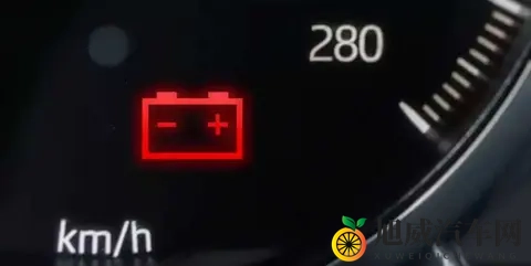 车子长时间不开如何避免电瓶亏电？记住这2个方法，电瓶多用几年-2