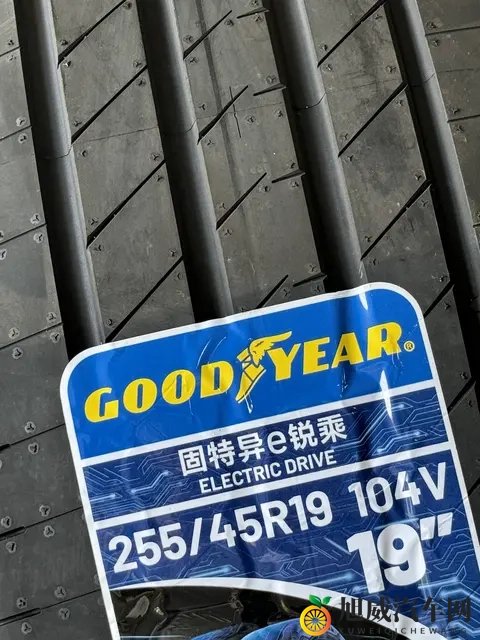 男男跪床 被:男子跪床,情感纠葛暴露无遗-1