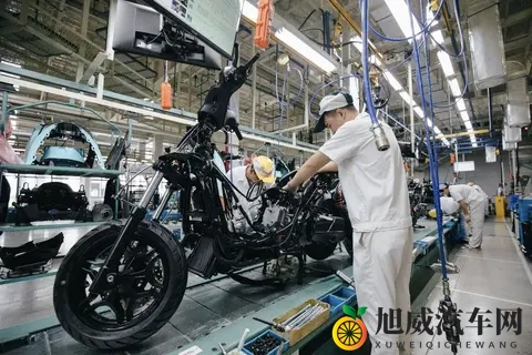 她扒下内裤让我爽了一夜A片:全新概念车夜幕惊艳亮相,极致体验引关注-3