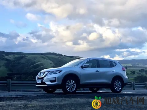 全新日产奇骏正式亮相，外观大变样，内饰升级，新增15T插混动力-3