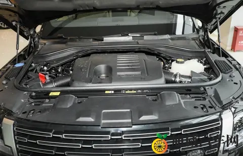 经典永不过时？揽胜外观设计相对“保守”，动力稳重而强劲-3