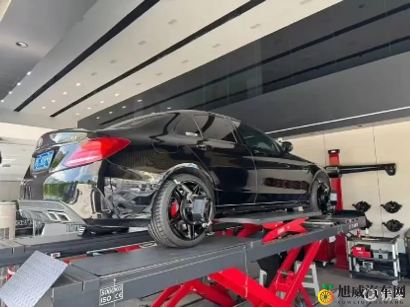 18岁禁止软件：年轻司机驾驶辅助系统受限，安全升级引关注-1