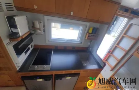 奔驰旅居车：铁皮屋里的移动生活实验-3