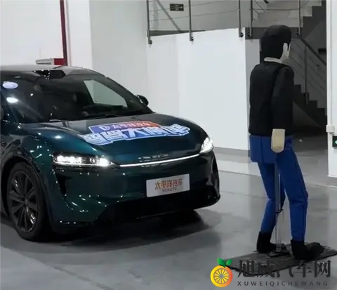 魔鬼湿滑路面AEB测试：6款热门车均翻车-2