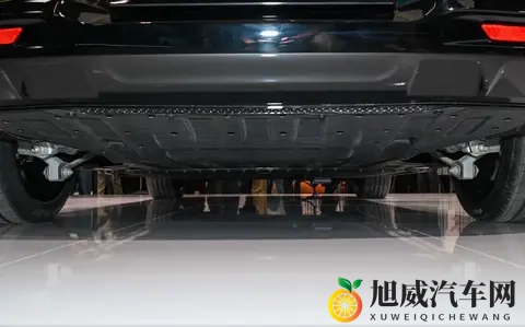 旗舰配置下放！零跑Lafa5预售，8295芯片+19寸轮圈，仅1058万起-1