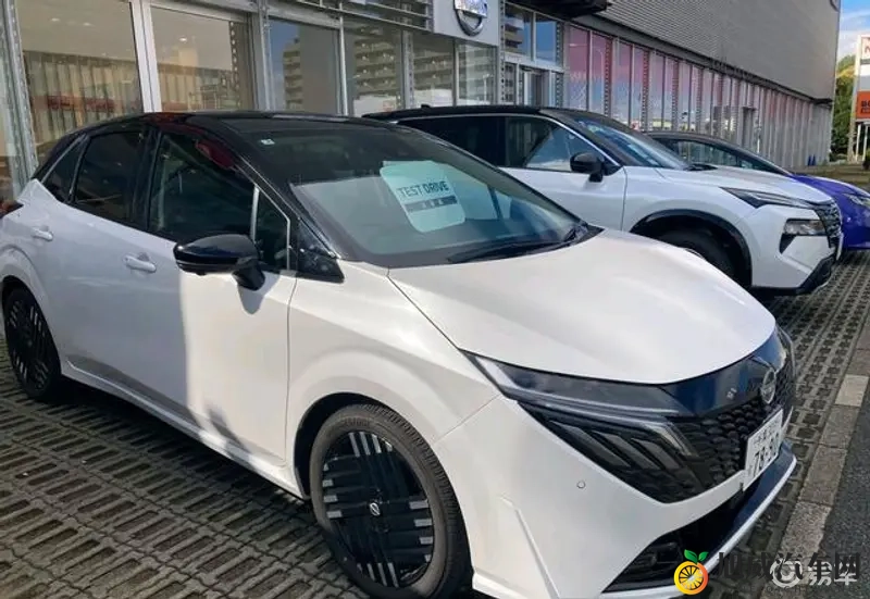 新日产NOTE实车亮相，尺寸胜本田飞度，混动技术燃爆-1