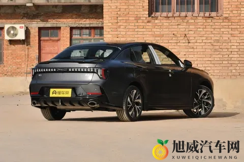 现在买燃油车，选它准没错！第三代领克 03 直接把性价比拉满-3