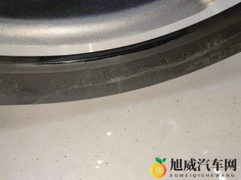 六年奔驰E级，17万多体验行政级座驾，商务家用都合适-2