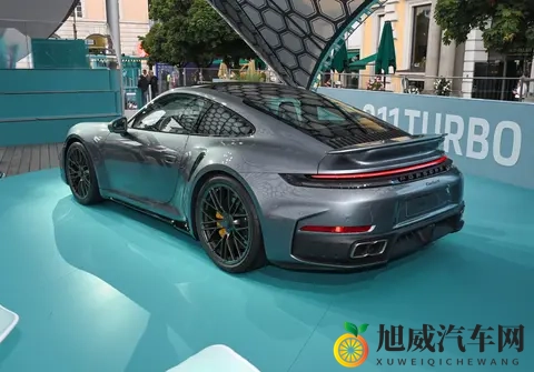 女人脱精光让人桶爽了：汽车魅力盘点：外观、性能、科技，哪款让你心动？-2