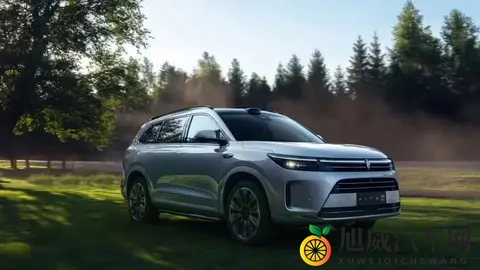 亭亭五月与丁香花：五月时节赏丁香，亭亭玉立共芬芳-3