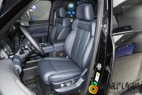 方程豹钛7实车体验：大五座布局，空间宽敞舒适，适合家用-2
