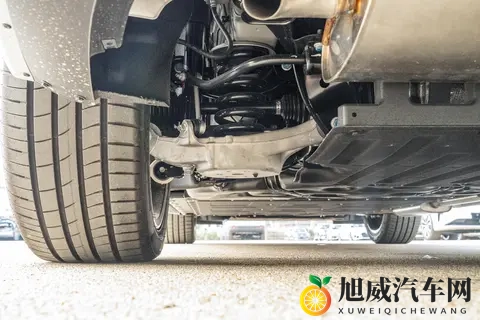 试驾eπ008五座版：让全家人都满意的家用车，到底什么样？-1