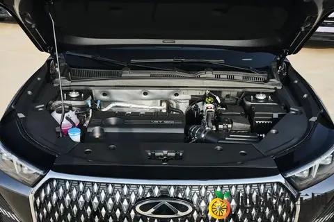 奇瑞第五代瑞虎8上市：双前脸设计，轴距2825mm，标配8155芯片-3