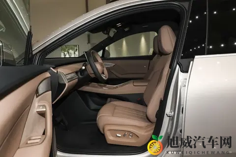 风云A9L光辉版：17万起的四驱C级车，值吗？-1