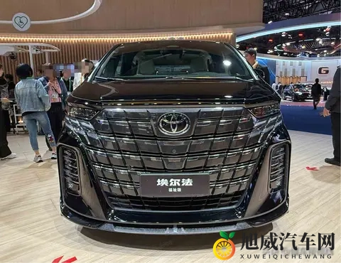 丰田埃尔法卖140万，轮椅能自己上下车，这车真要改行了-3