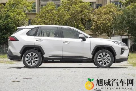 表哥纠结 “买新能源还是油车”，我带他开威兰达跑了趟露营-3