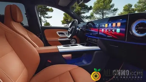 新款奔驰GLB首批官图放出:三屏布局 将于12月8日亮相-3