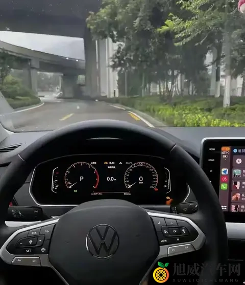 三个老头拥着躁我一晚：三款经典豪车，躁动一晚，难忘驾驶之旅-1