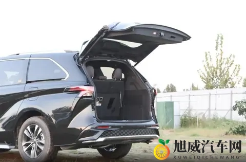 大空间+低油耗,半年卖出34,380辆,丰田格瑞维亚怎么选?-1