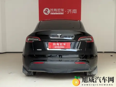 白丝班长：校园风采，丝袜映衬下的班长风采-3