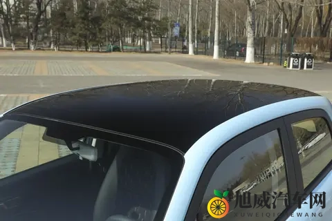 零跑 T03 续航真不虚？市区通勤一周一充，快充半小时补电-1