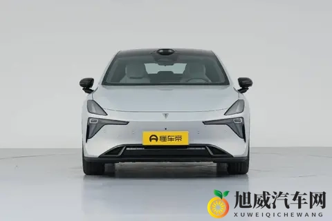 26款深蓝L06，轴距2米9，续航670公里，3C快充，156寸向日葵屏-3