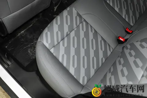 15 倍空间+2 倍续航！5 万级纯电车怎么选？-2