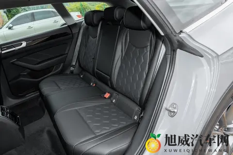 2025款大众CC选购指南:动力与配置如何选更值-2