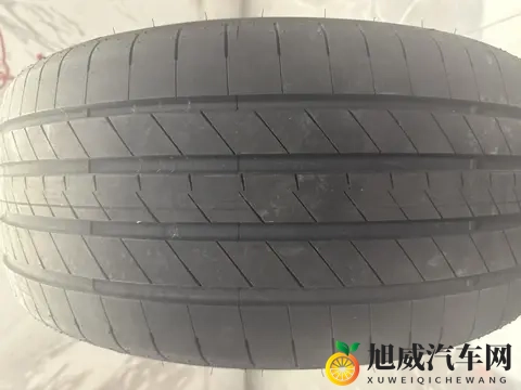 明里 被邻居侵犯在线观看：新能源汽车崛起，充电桩建设成关键趋势-1